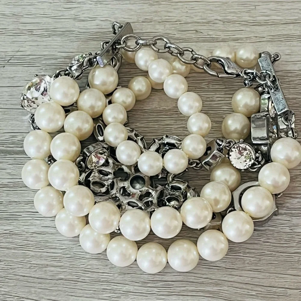 Ann Taylor Elegant Pearl and Crystal Bracelet - Vintage - Picture 5 of 5